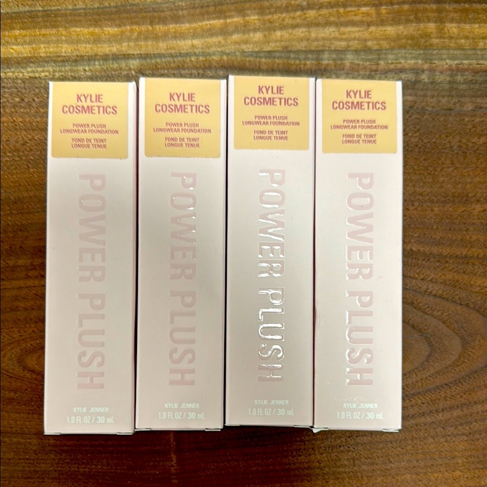 Kylie Cosmetics Power Plush Foundation - Cream